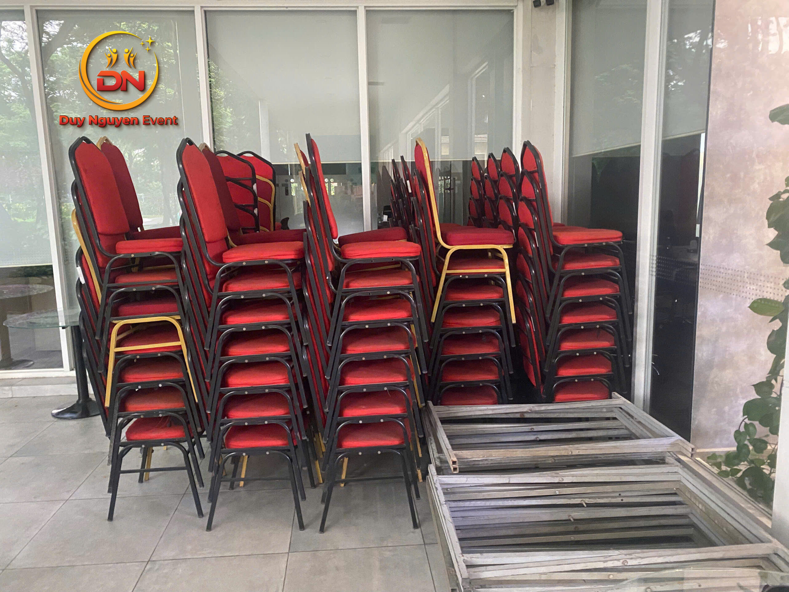 Bàn ghế sự kiện - Sự Kiện Duy Nguyễn