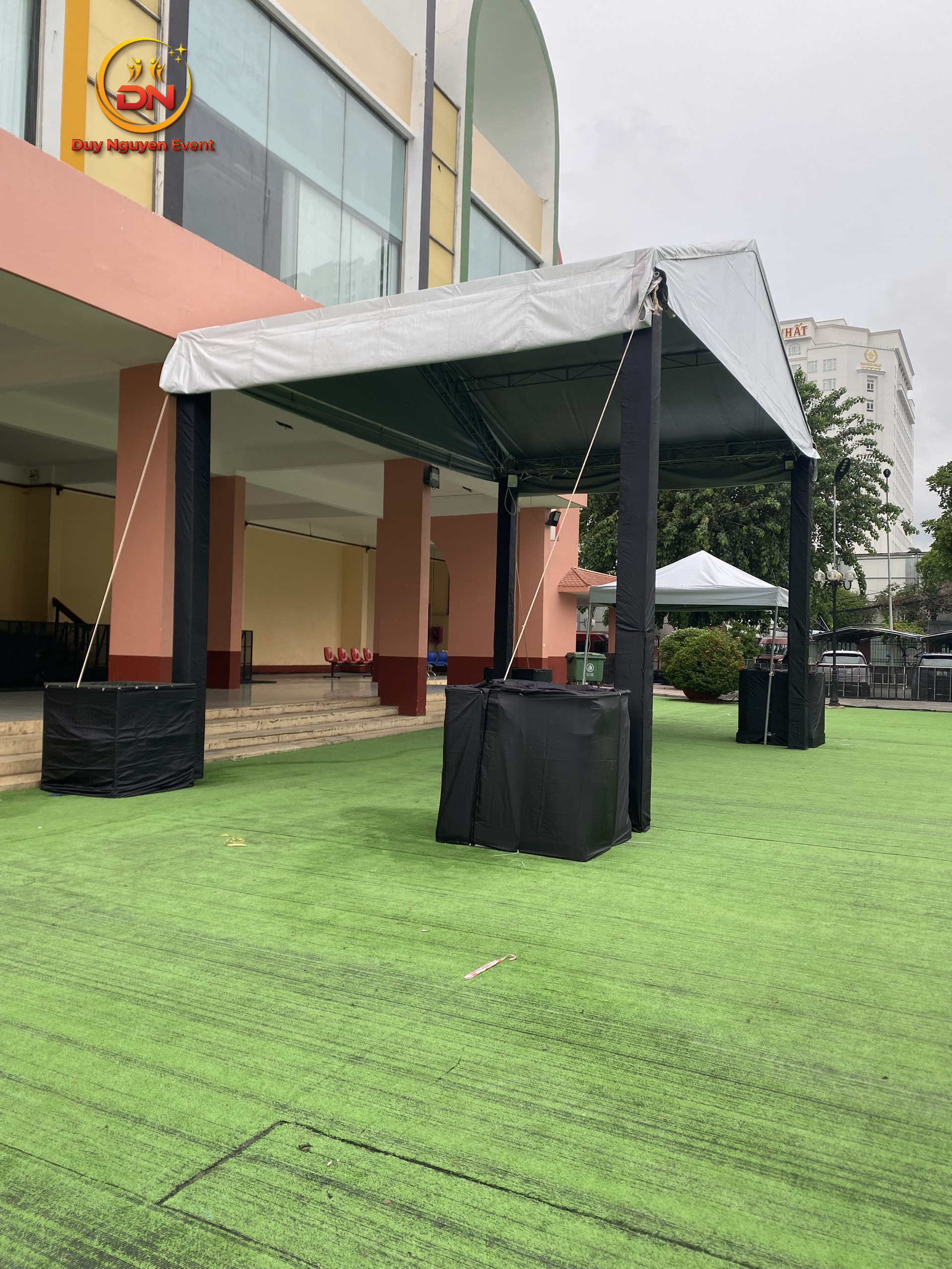 Lều xếp di động tại hội chợ ngoài trời