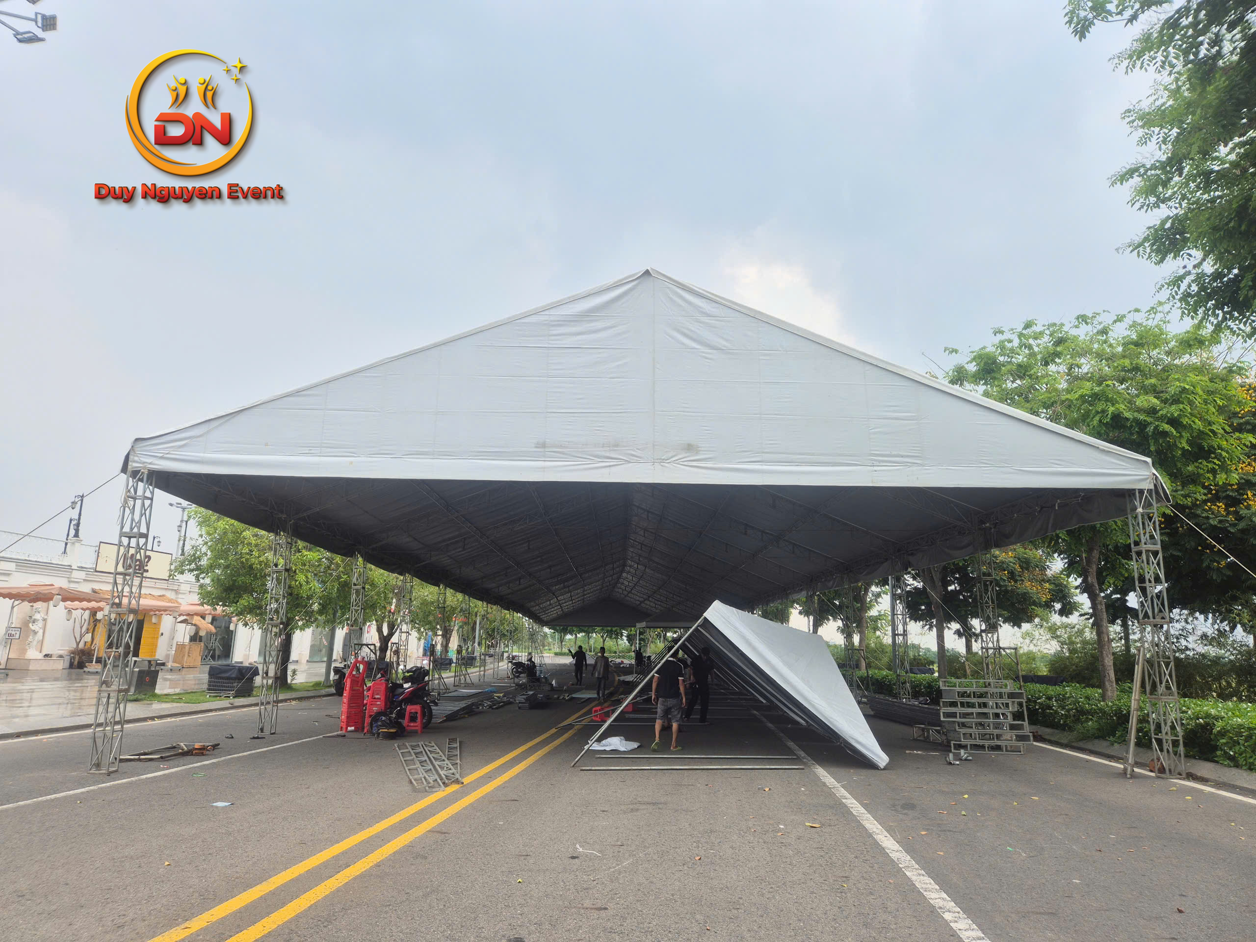 Nhà bạt không gian khung thép do Sự Kiện Duy Nguyễn lắp đặt