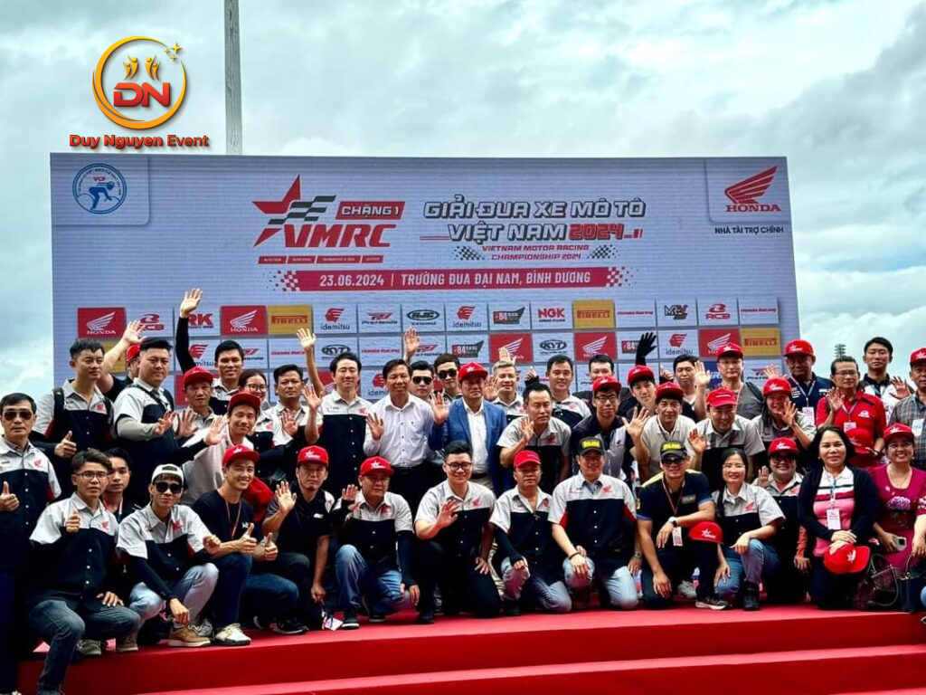 Tham gia tổ chức sự kiện tại trường đua Đại Nam