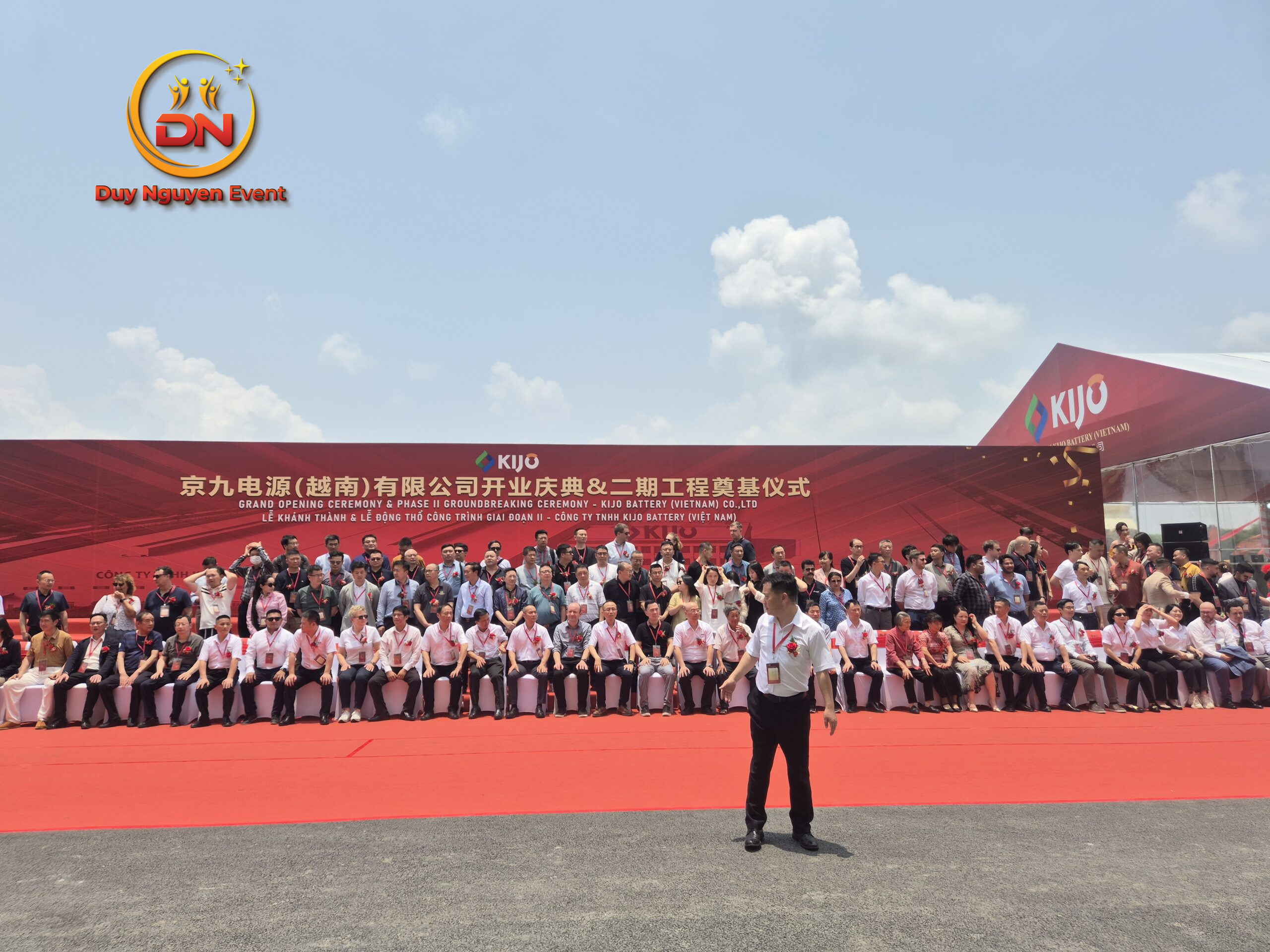 Đội ngũ Sự Kiện Duy Nguyễn thi công backdrop tại quận 6 chuyên nghiệp.