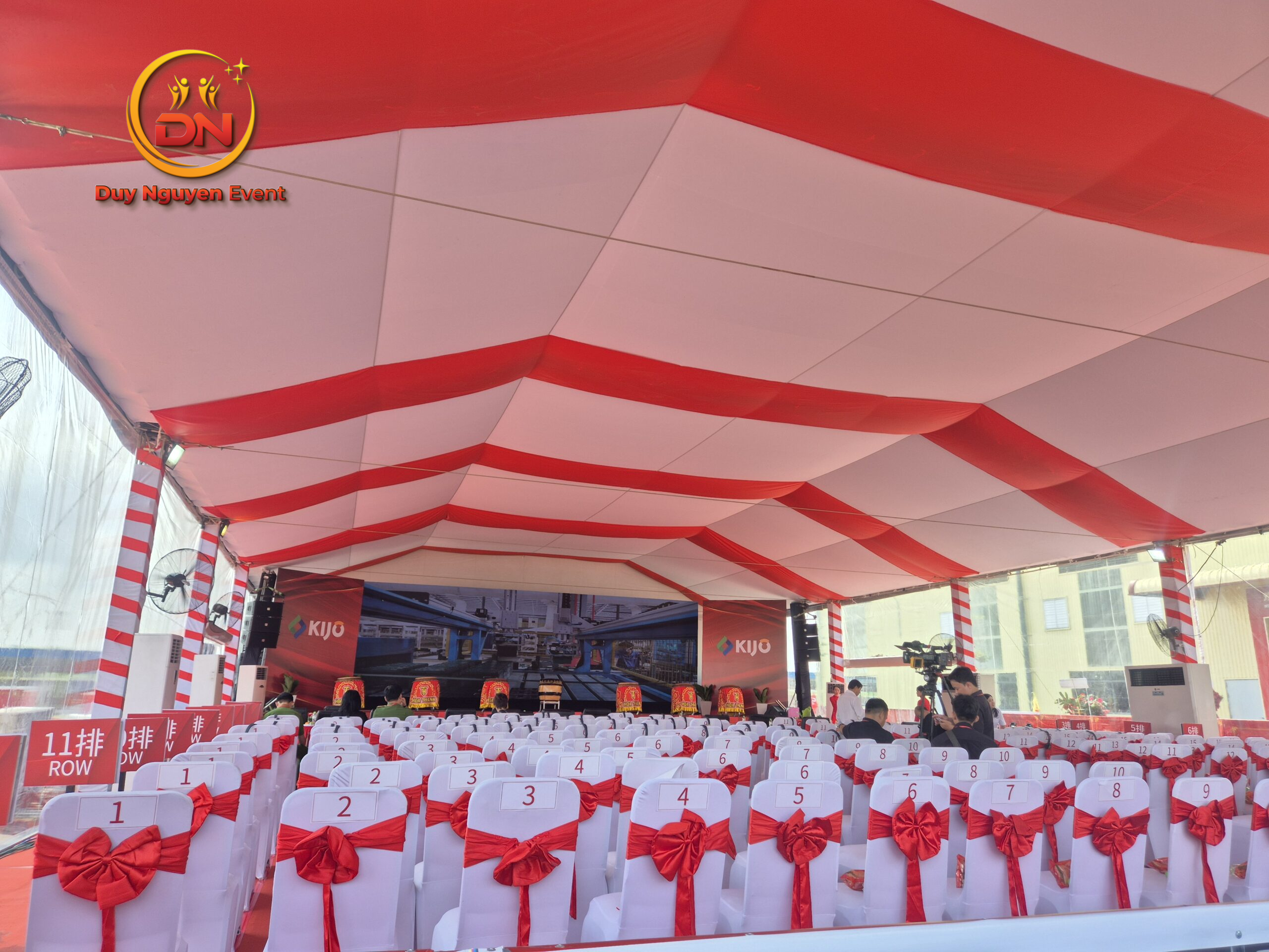 Không gian sự kiện hoàn chỉnh và đẳng cấp bên trong nhà bạt không gian tại Quận 12.