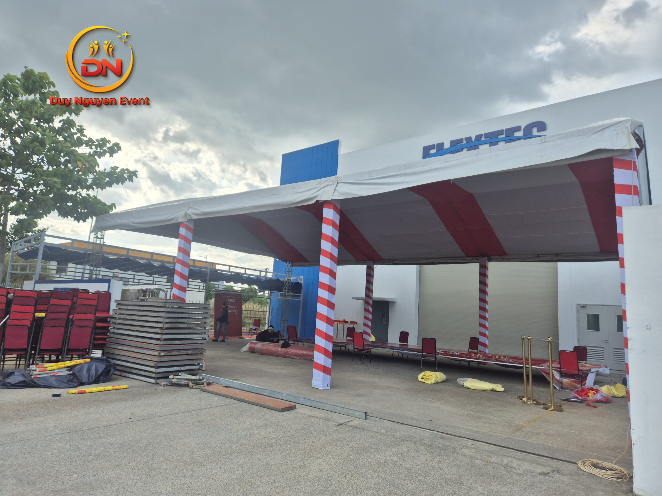 Cho thuê nhà bạt không gian làm gian hàng hội chợ tại khu vực quận Tân Phú.