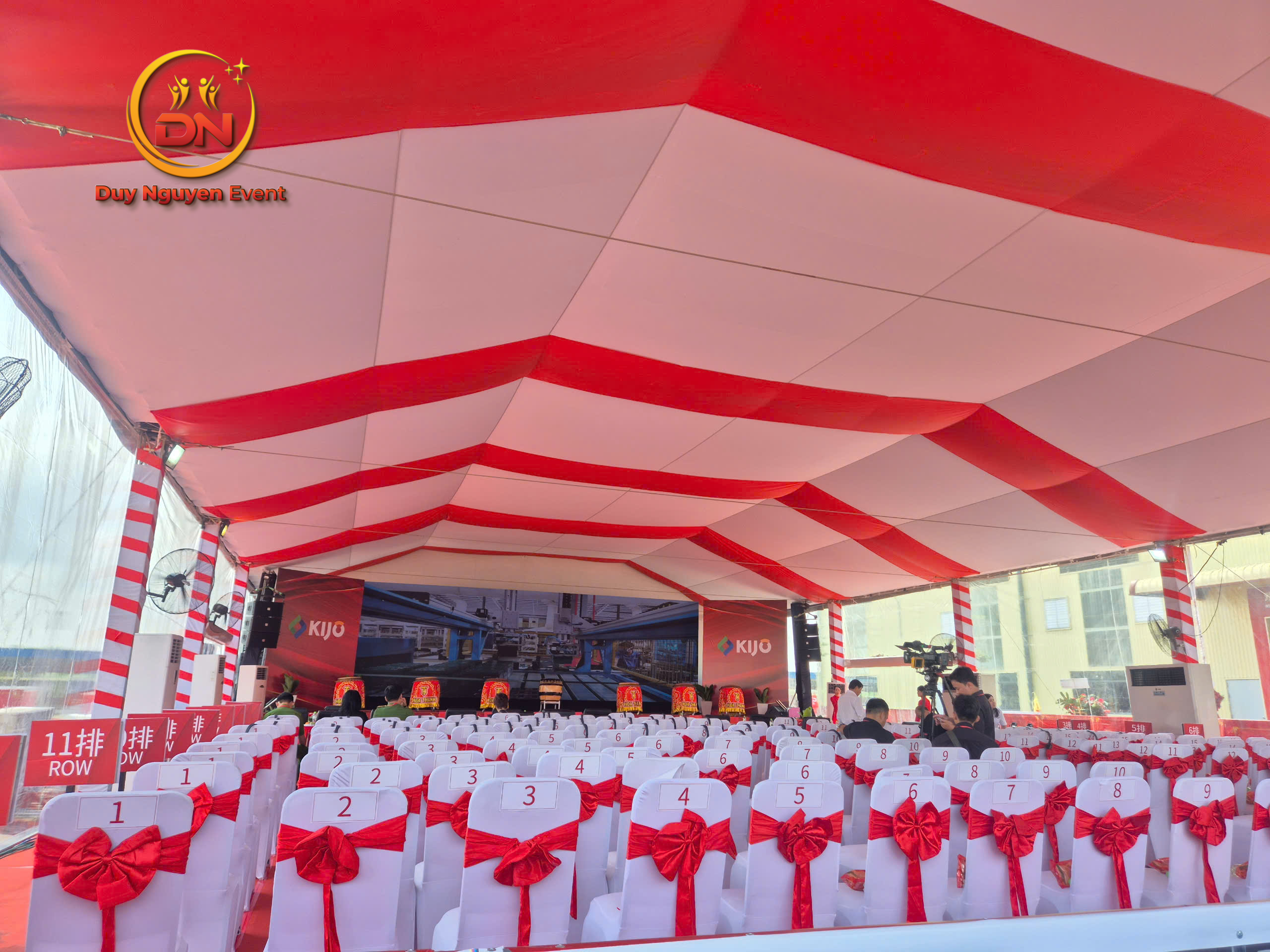 Cho thuê nhà bạt không gian tổ chức lễ khai trương showroom chuyên nghiệp tại Tân Phú.