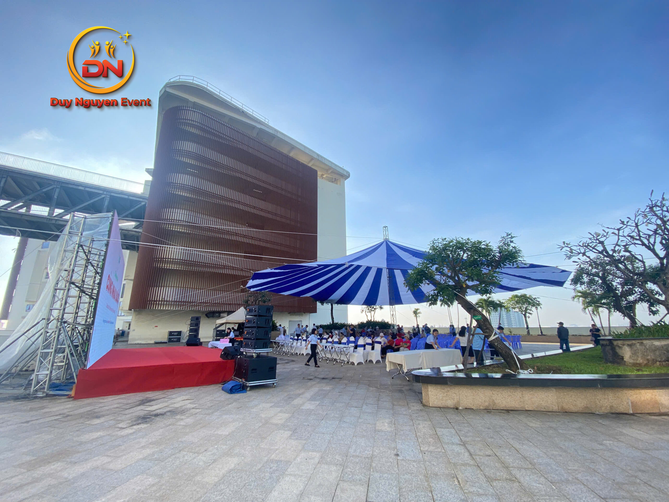 Lắp đặt dù che cho sự kiện che nắng ở Quận 10 TPHCM