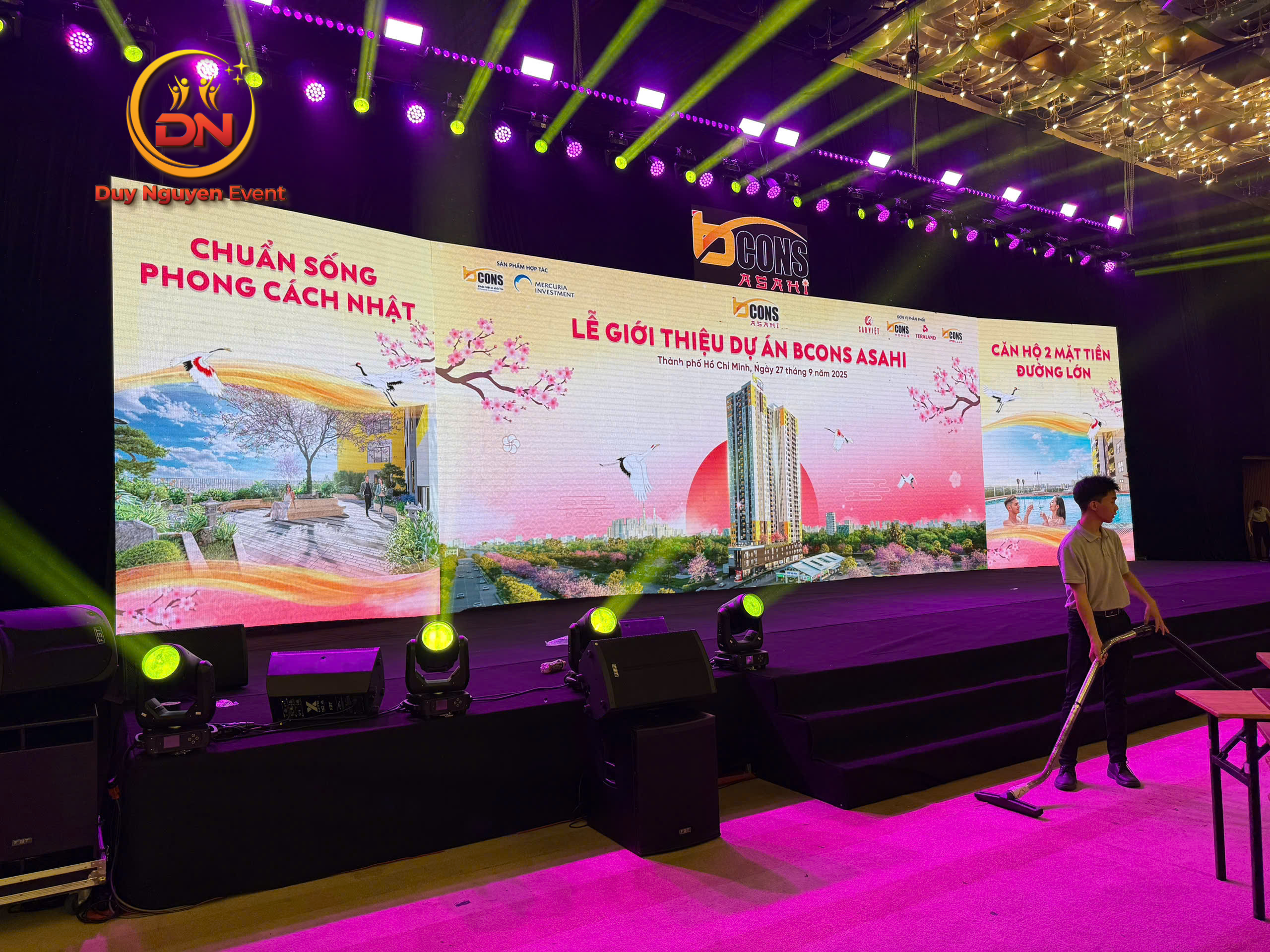 Dịch vụ thuê sân khấu Bàu Bàng kết hợp màn hình LED.