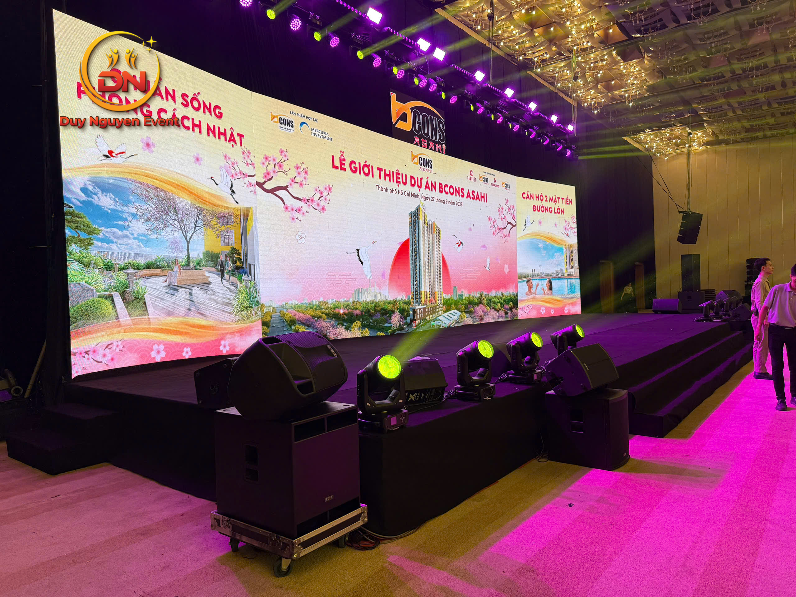 Thi công backdrop hội nghị chuyên nghiệp tại SECC Quận 7 bởi Sự Kiện Duy Nguyễn.