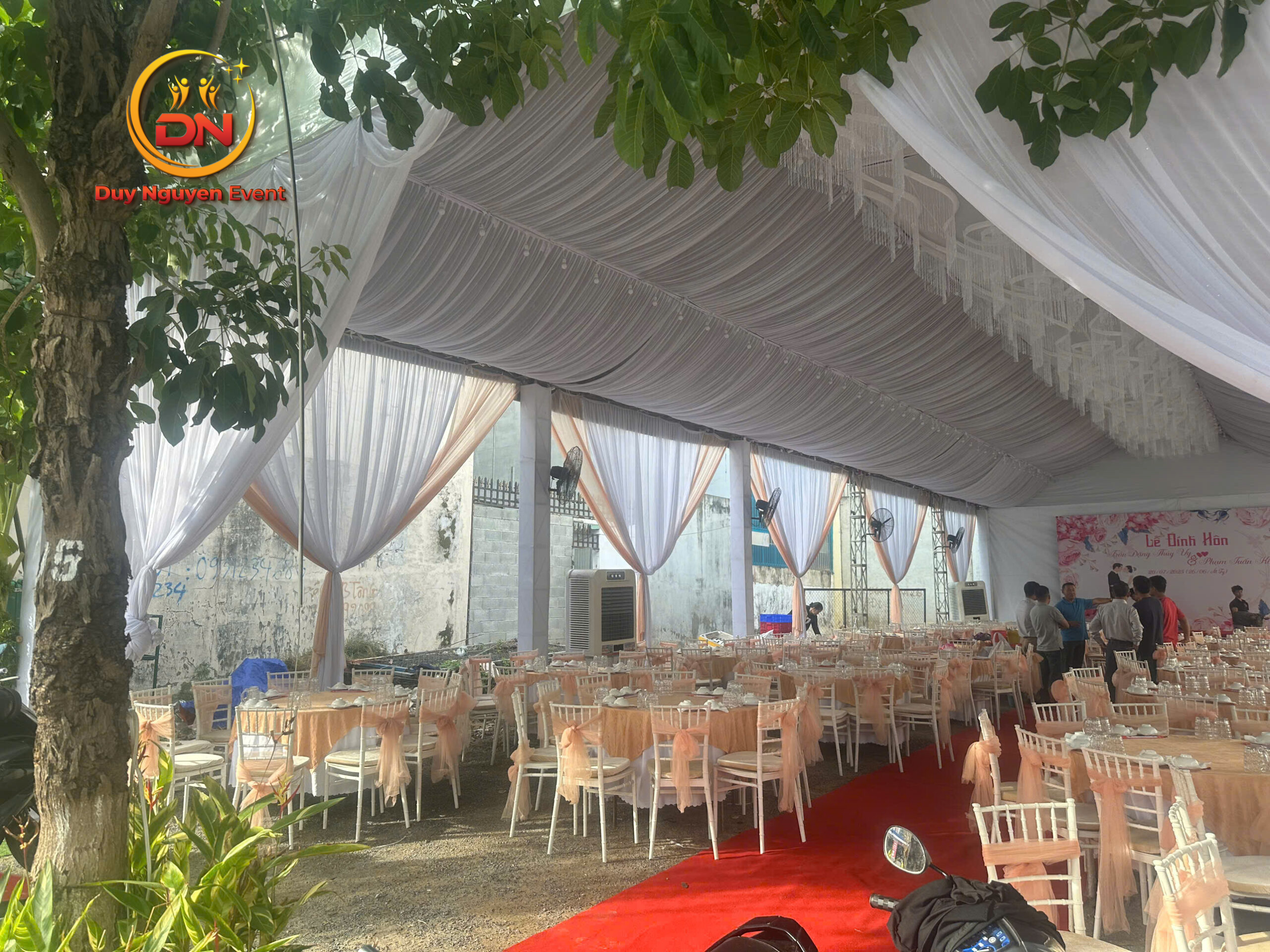 Khung rạp nhà bạt không gian của Duy Nguyễn đảm bảo an toàn tuyệt đối.