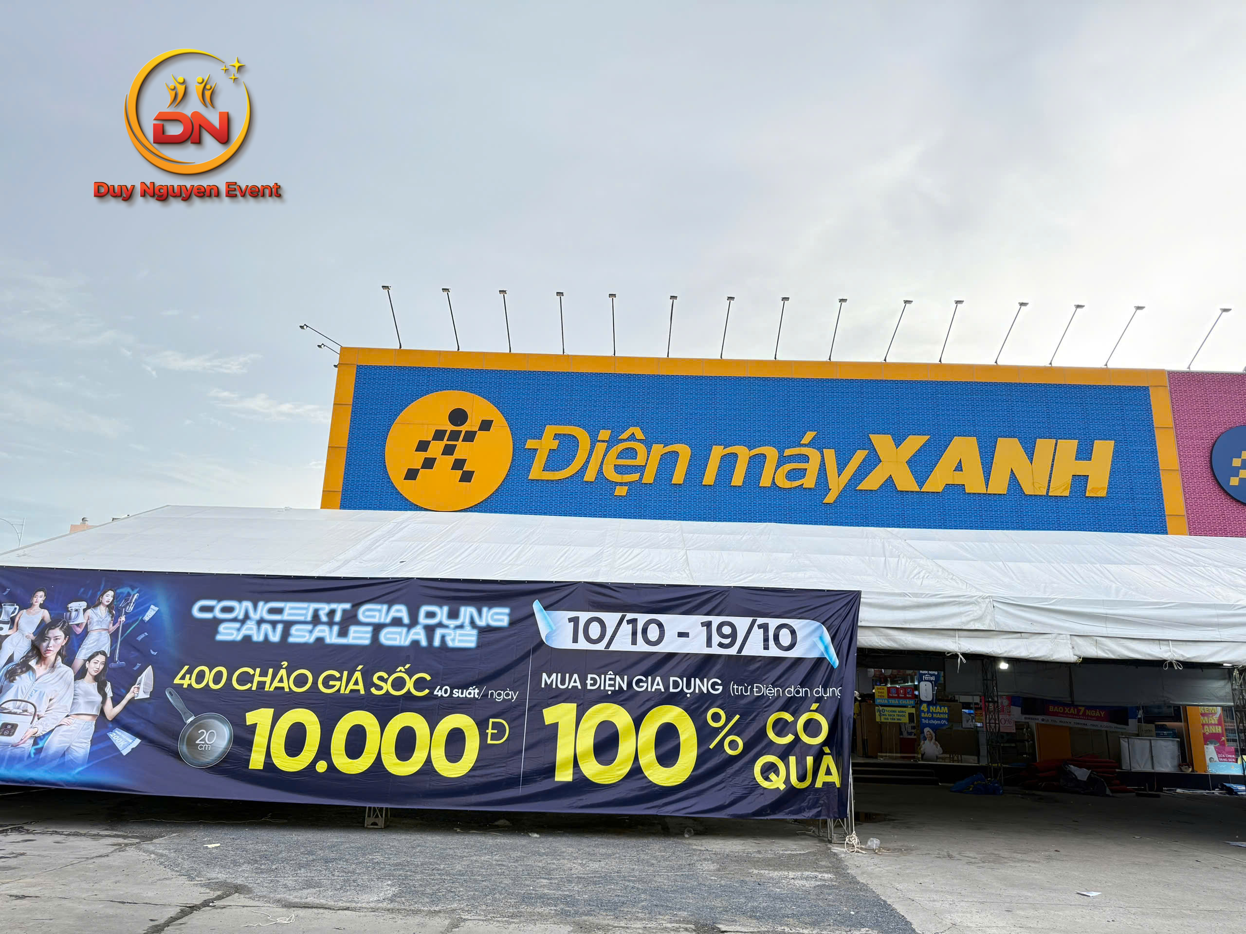 Backdrop Hiflex ngoài trời được thi công chắc chắn tại Thủ Đức.