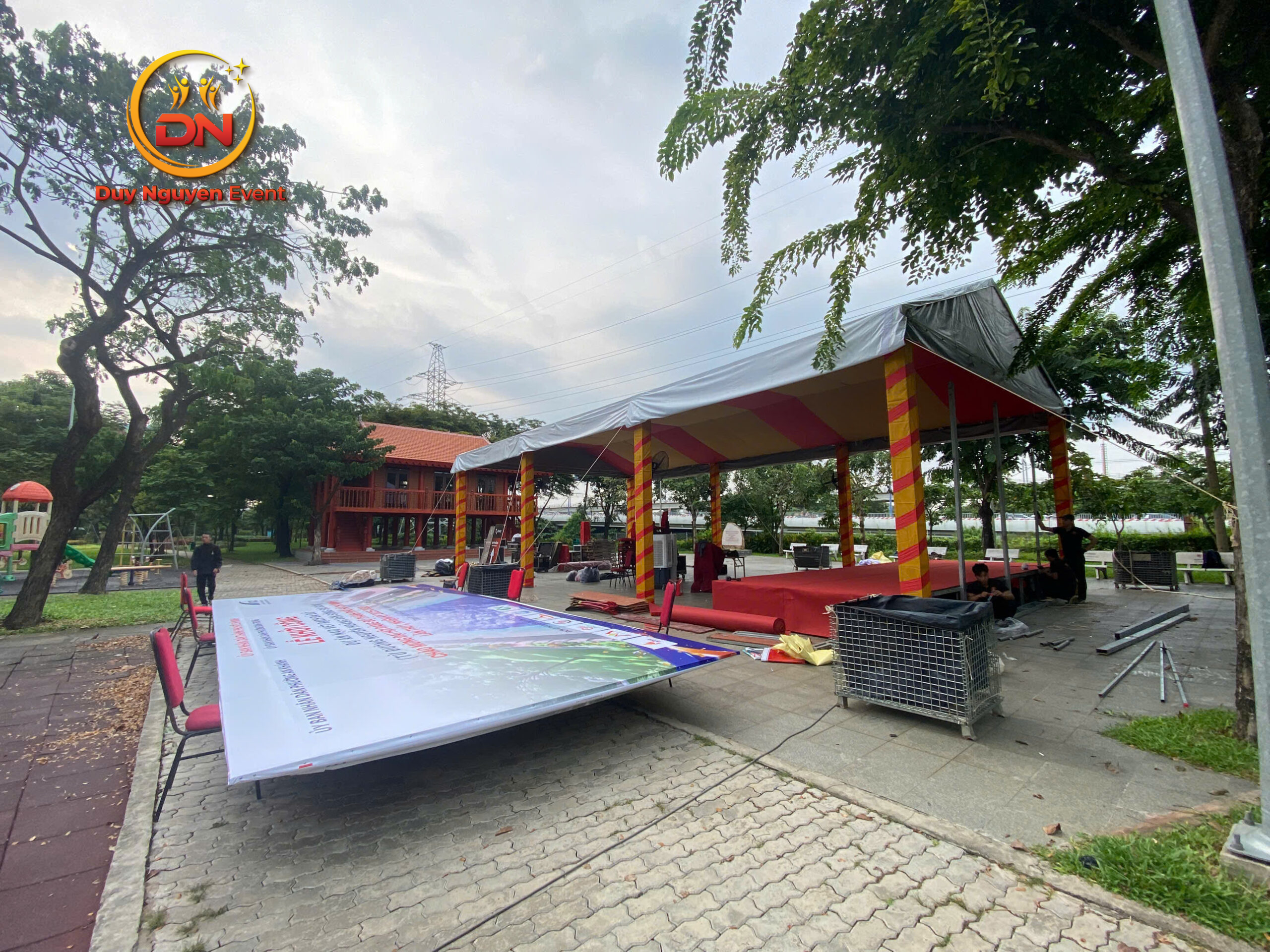 In backdrop PP trong nhà sắc nét cho hội nghị tại quận Thủ Đức.