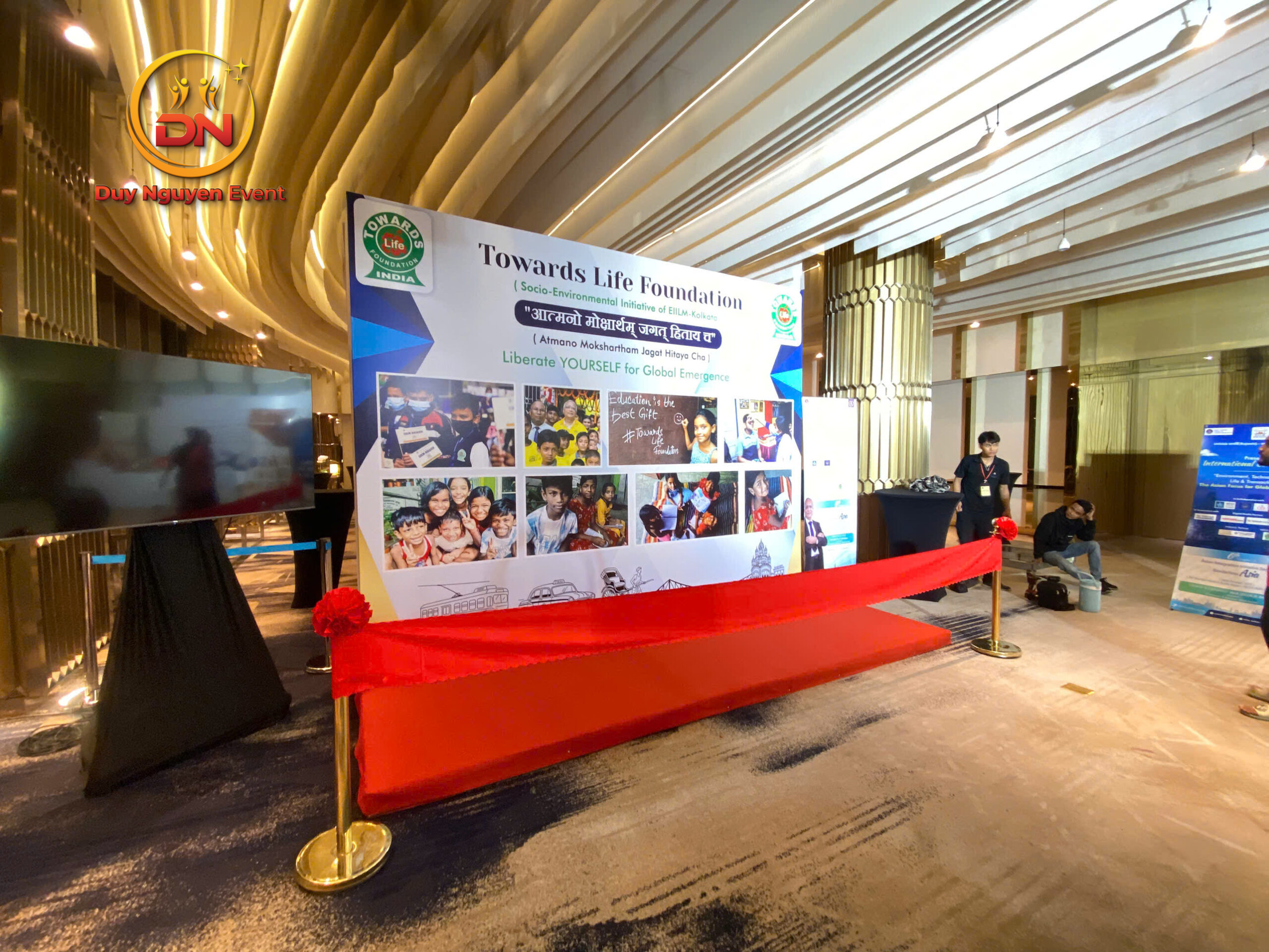 Liên hệ Sự Kiện Duy Nguyễn để nhận báo giá thuê khung backdrop Gò Vấp qua hotline 0354060899.