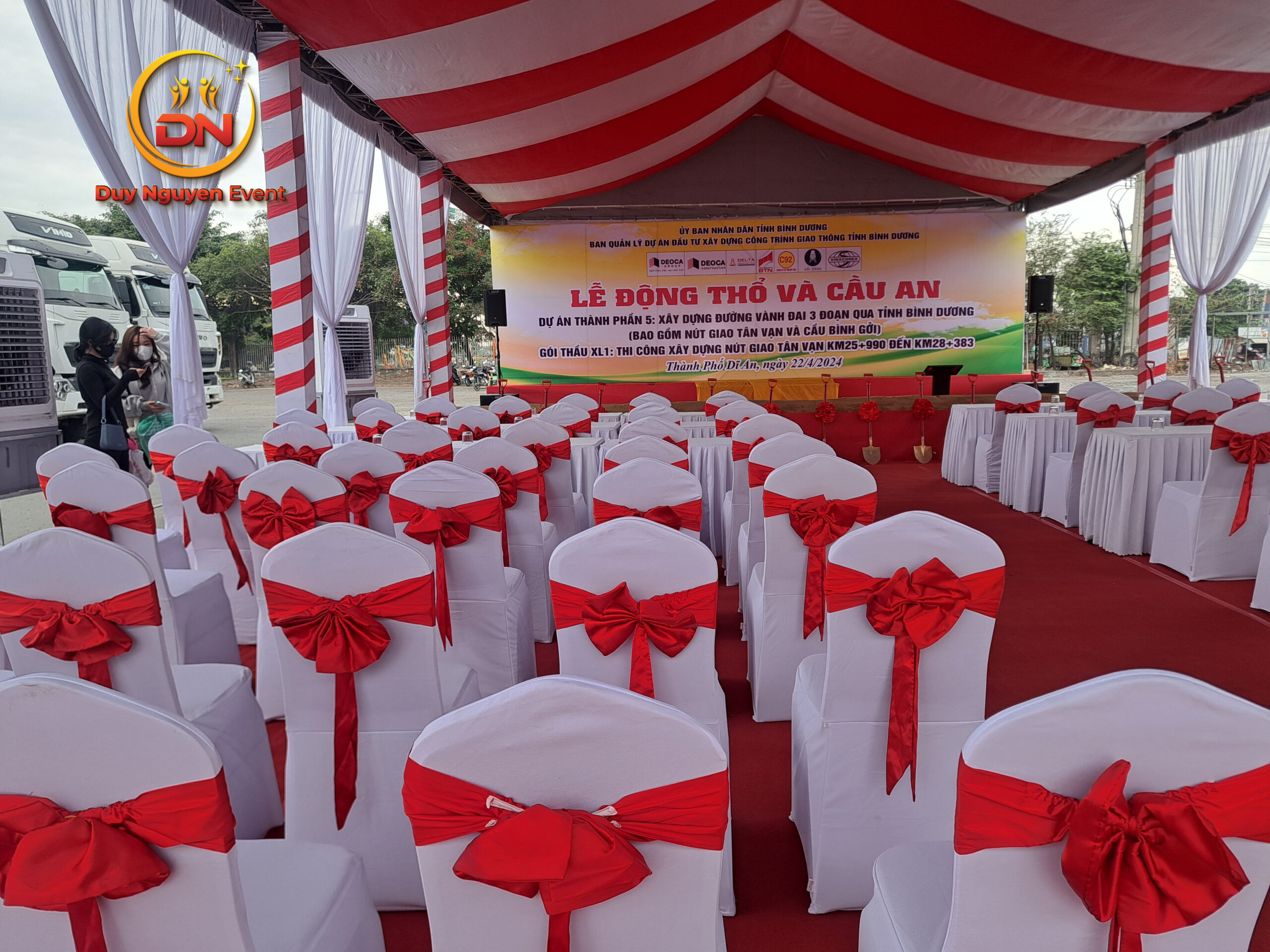 Bàn ghế hội nghị tinh tế cho sự kiện doanh nghiệp