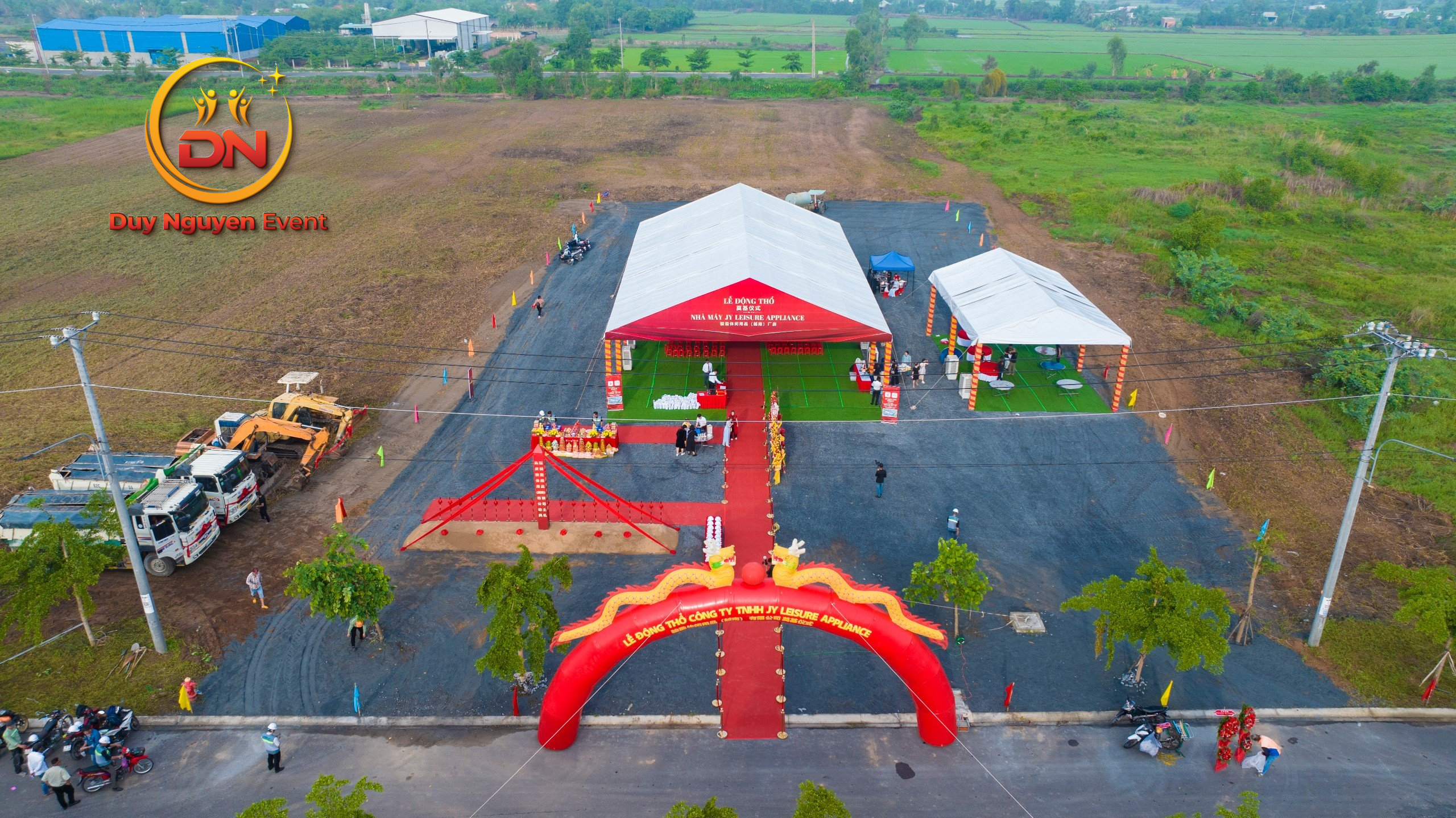 Rạp trọn gói với backdrop và cổng chào