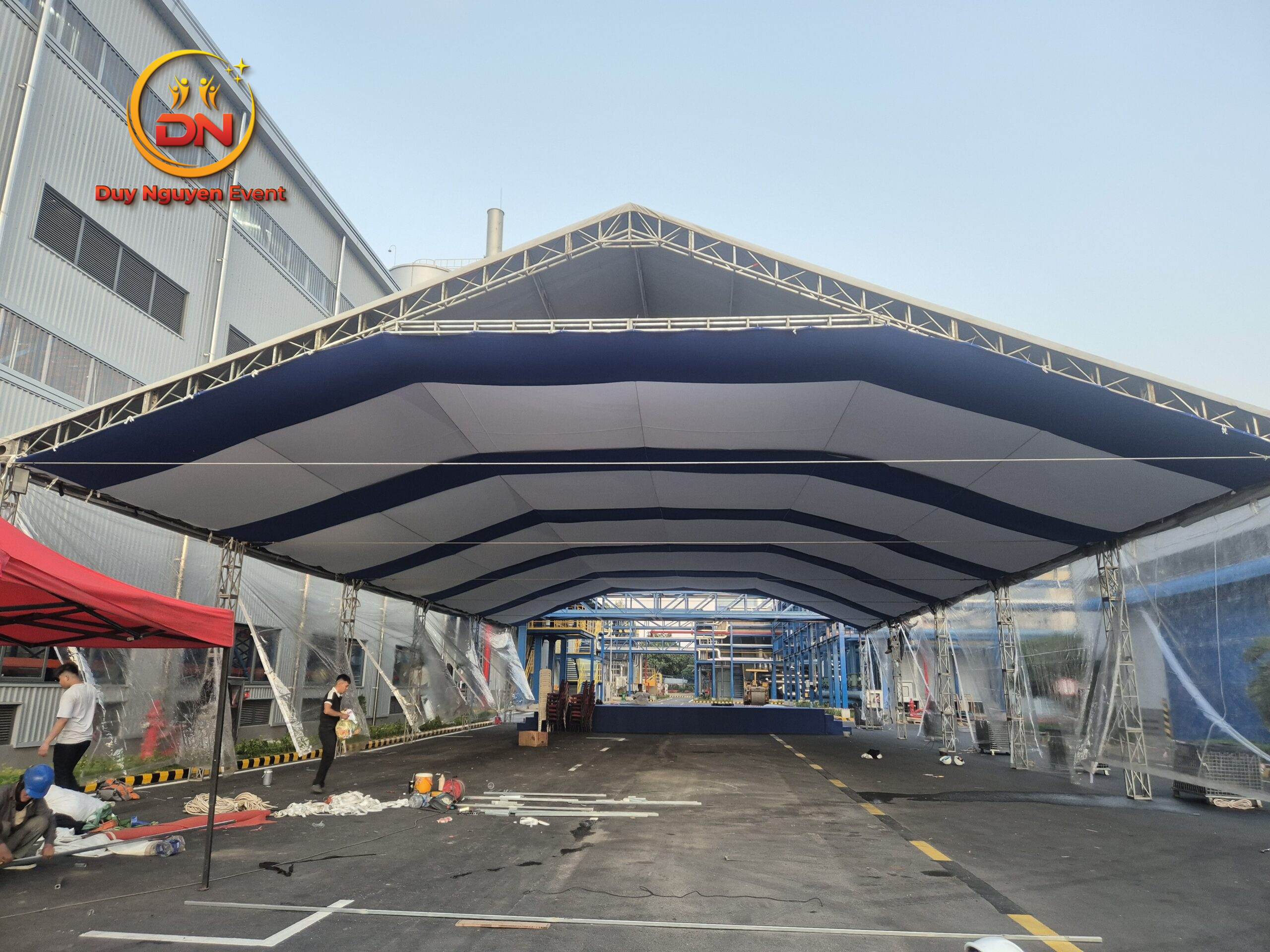 Kết cấu khung sườn vững chắc của nhà bạt không gian Sự Kiện Duy Nguyễn