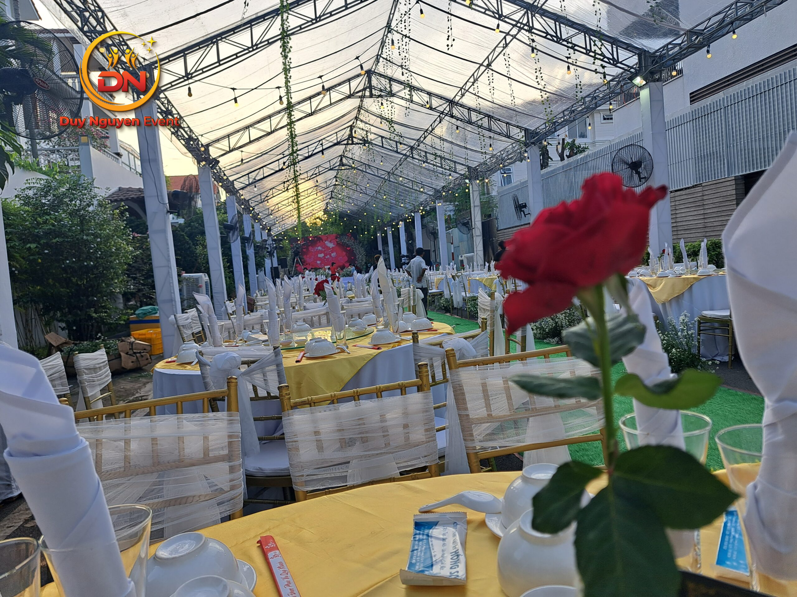 Khung rạp tiệc cưới ngoài trời sang trọng tại TP.HCM