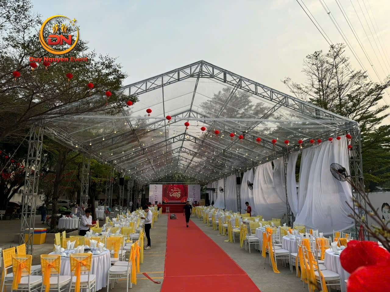 Rạp chữ nhật lớn dùng cho lễ khai trương tại Tây Ninh