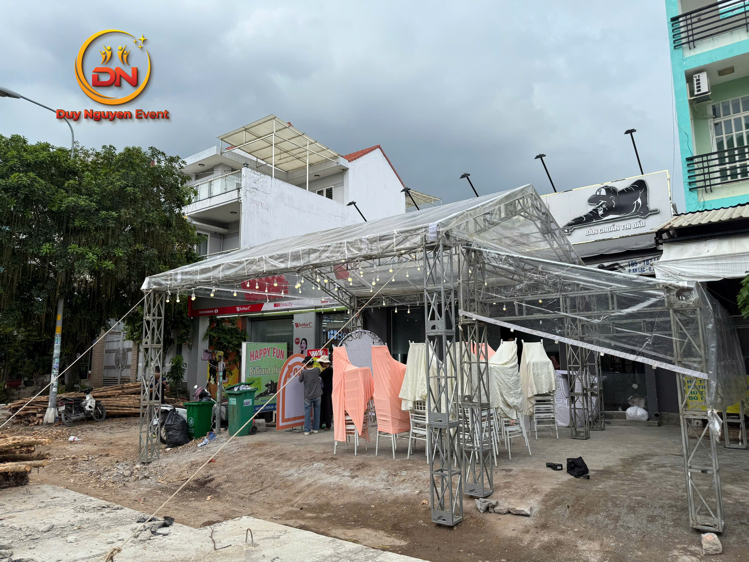 Toàn cảnh rạp sự kiện được dựng chắc chắn và an toàn
