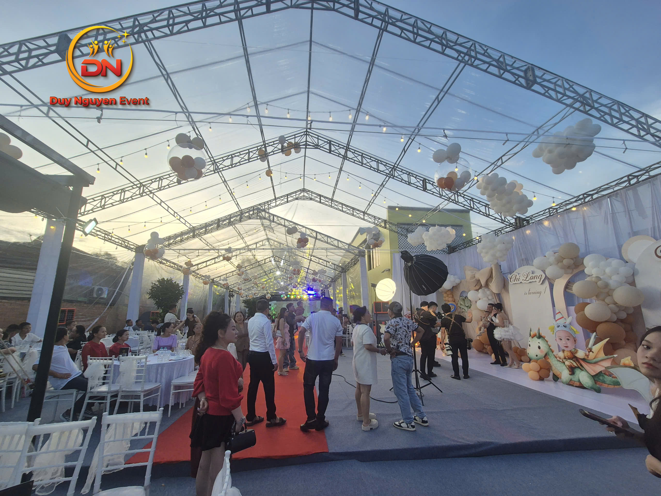 Hình ảnh thực tế tiệc thôi nôi được tổ chức bởi Duy Nguyễn Event tại Đồng Nai.