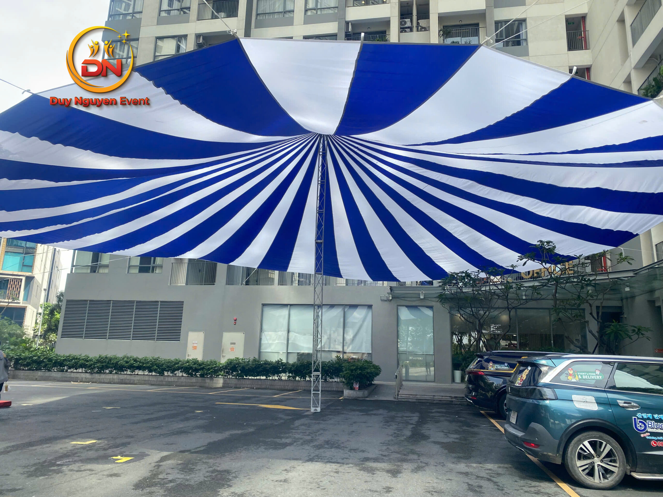 Dịch vụ cho thuê dù che sự kiện chuyên nghiệp tại sài gòn của Sự Kiện Duy Nguyễn.