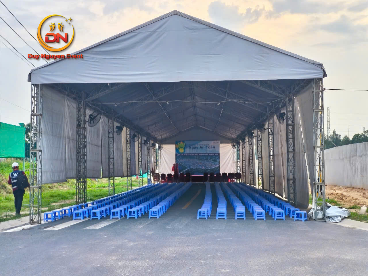 Nhà bạt sự kiện được Sự Kiện Duy Nguyễn lắp đặt cho lễ khánh thành nhà xưởng