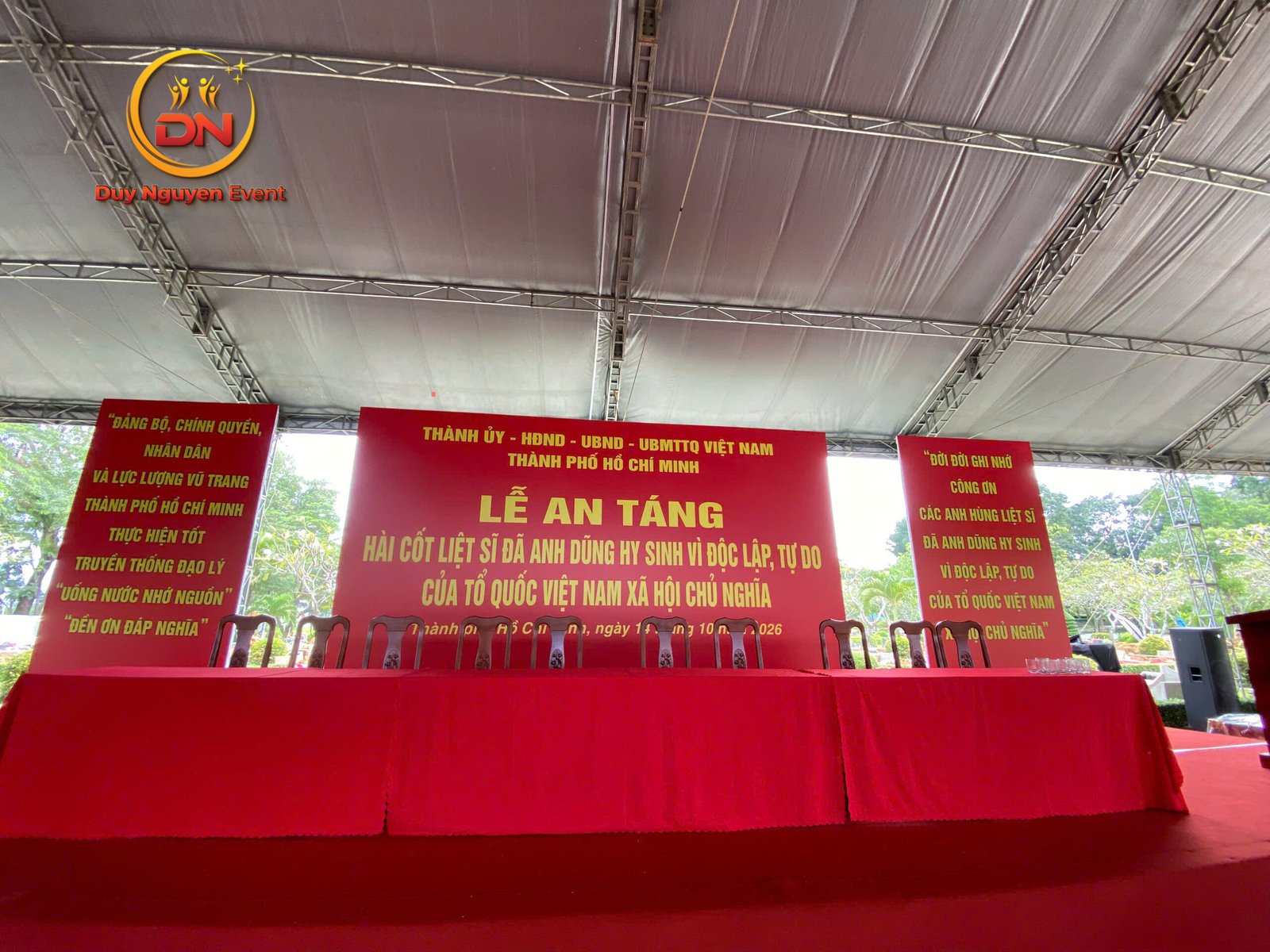 Không gian nhà bạt phục vụ lễ an táng hài cốt liệt sĩ tại TP.HCM